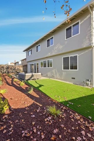 901 Swan Street, Foster City, CA 94404