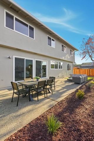 901 Swan Street, Foster City, CA 94404