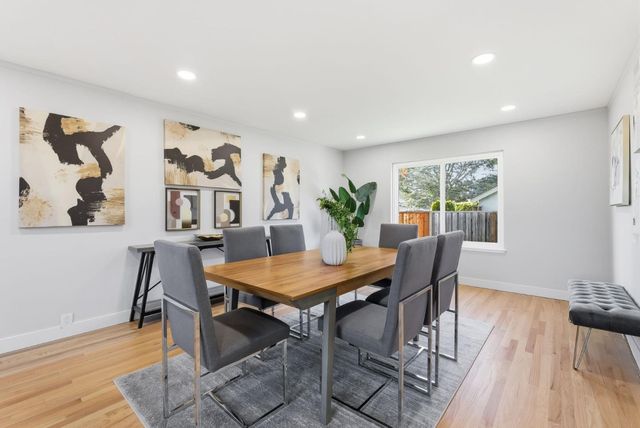 901 Swan Street, Foster City, CA 94404