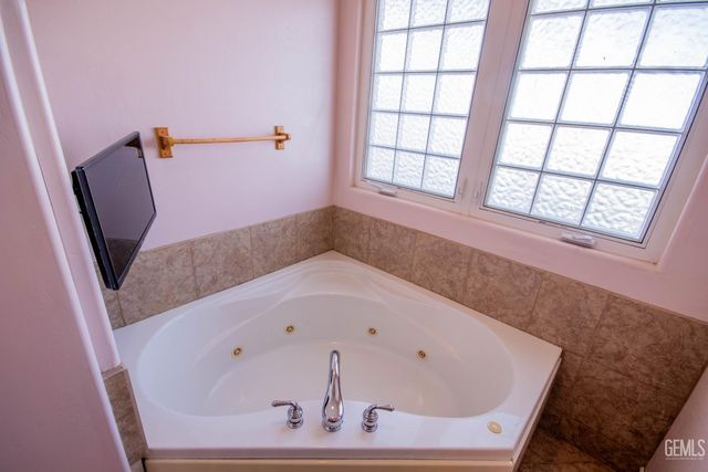 9508 Bard Court, Bakersfield, CA 93311