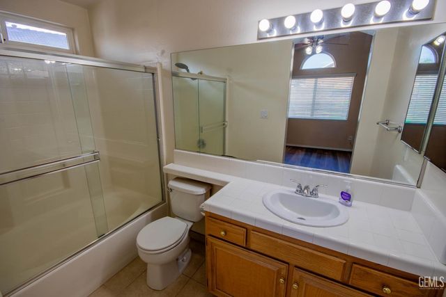 9508 Bard Court, Bakersfield, CA 93311