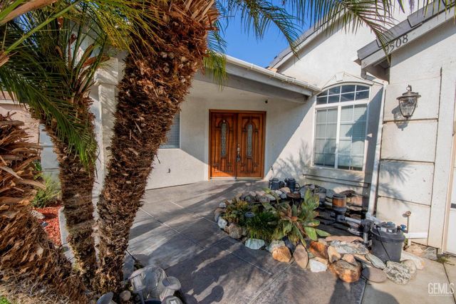 9508 Bard Court, Bakersfield, CA 93311