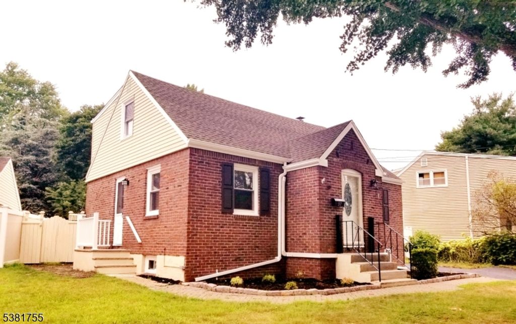 37 Revere Dr, Dumont Boro, NJ 07628