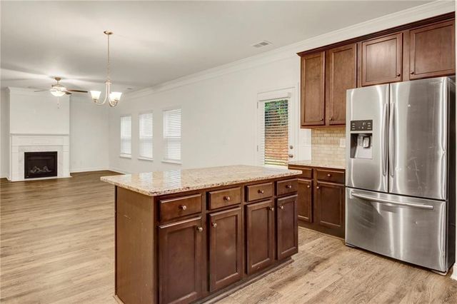 5665 Valley Loop, Fairburn, GA 30213