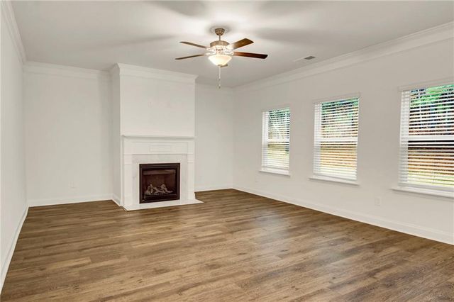 5665 Valley Loop, Fairburn, GA 30213