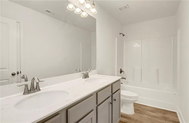 5665 Valley Loop, Fairburn, GA 30213