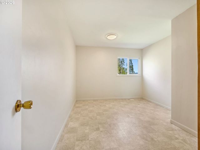 92277 YOUNGS RIVER Rd, Astoria, OR 97103