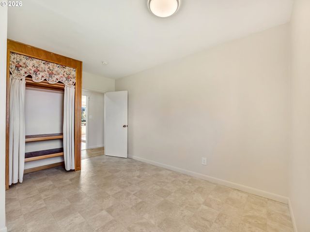 92277 YOUNGS RIVER Rd, Astoria, OR 97103