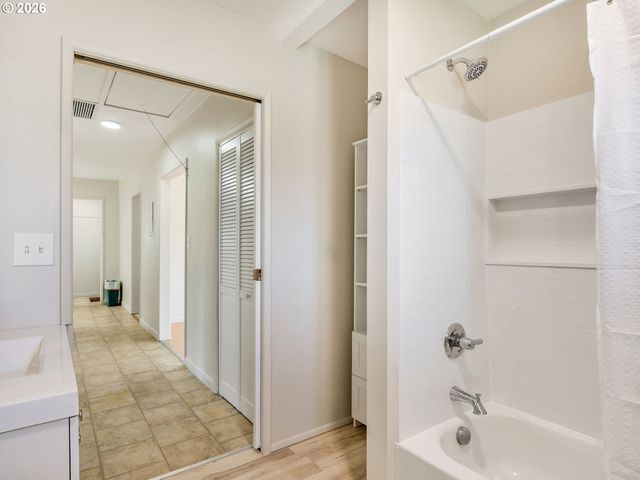 92277 YOUNGS RIVER Rd, Astoria, OR 97103