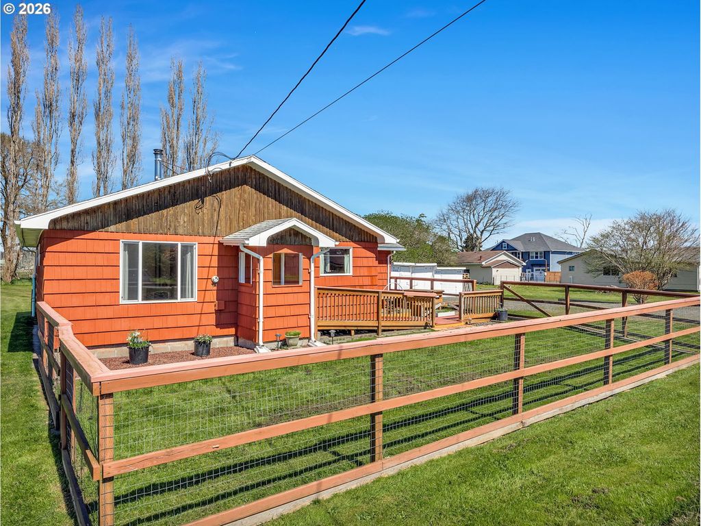 92277 YOUNGS RIVER Rd, Astoria, OR 97103