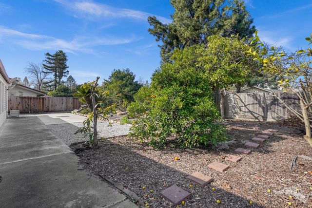 2320 Lido Circle, Stockton, CA 95207