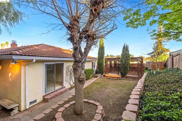 2942 Roosevelt Ln, Antioch, CA 94509