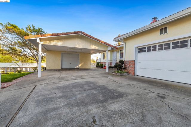 2942 Roosevelt Ln, Antioch, CA 94509