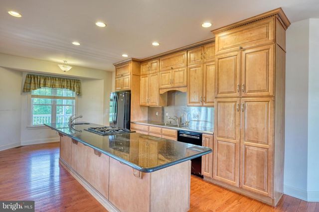 484 RACE RD, Richland, PA 17087