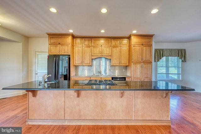 484 RACE RD, Richland, PA 17087