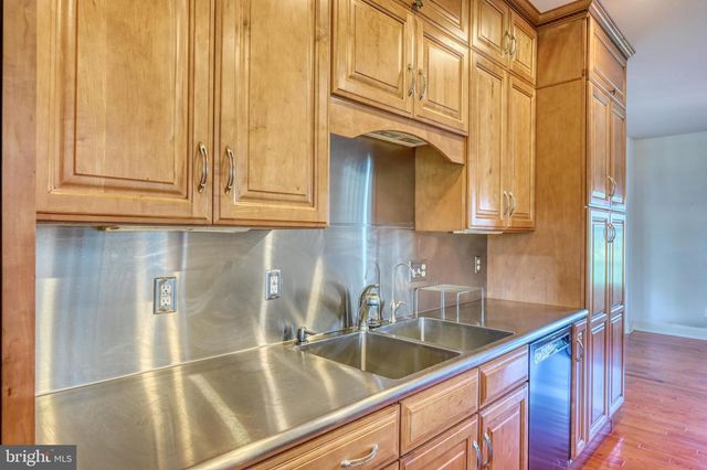 484 RACE RD, Richland, PA 17087