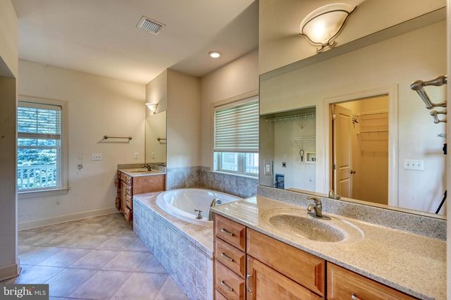 484 RACE RD, Richland, PA 17087