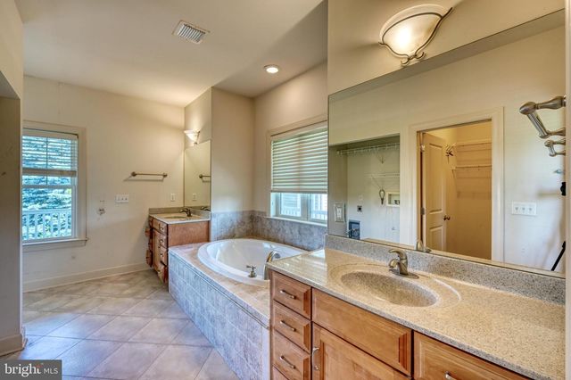 484 RACE RD, Richland, PA 17087