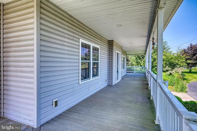 484 RACE RD, Richland, PA 17087