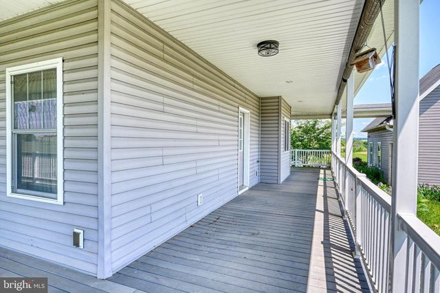 484 RACE RD, Richland, PA 17087