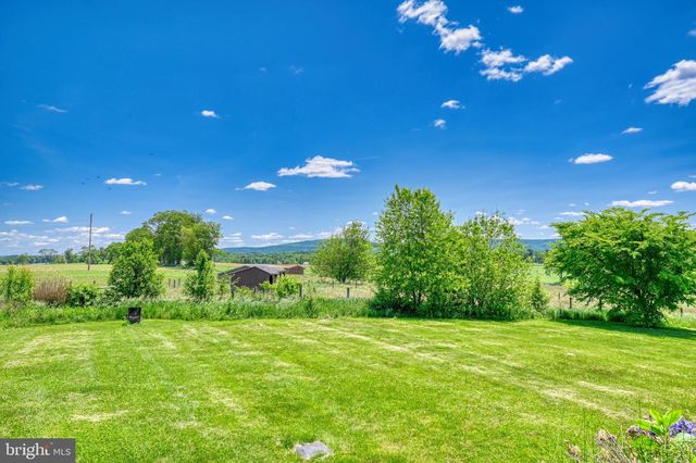 484 RACE RD, Richland, PA 17087