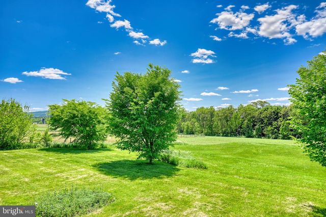 484 RACE RD, Richland, PA 17087