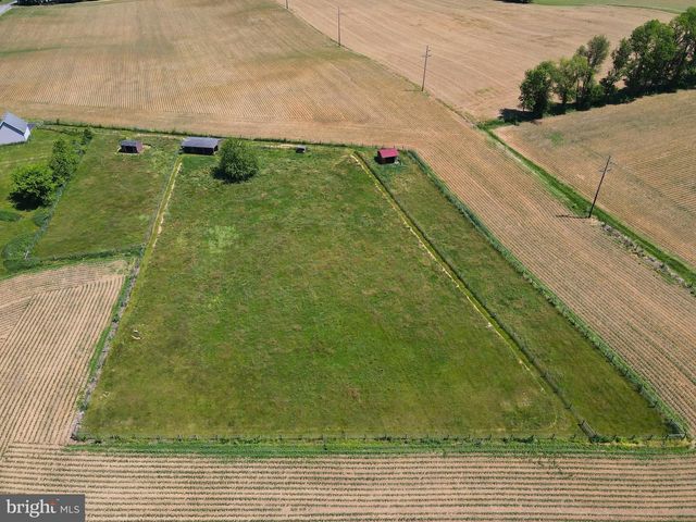 484 RACE RD, Richland, PA 17087