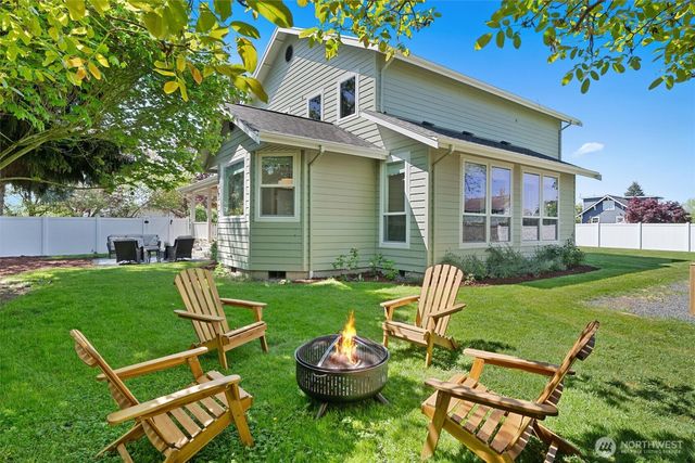 2219 Kibler Avenue, Enumclaw, WA 98022