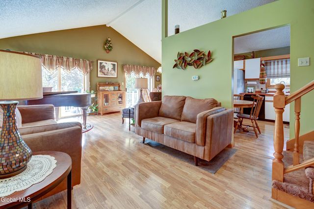 45 Coolidge Road, Amsterdam, NY 12010