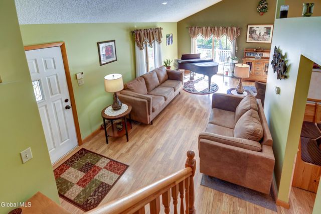 45 Coolidge Road, Amsterdam, NY 12010