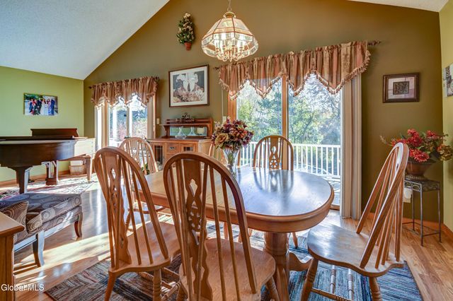 45 Coolidge Road, Amsterdam, NY 12010