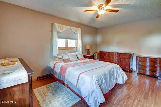 45 Coolidge Road, Amsterdam, NY 12010