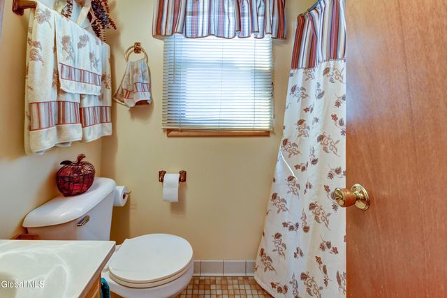 45 Coolidge Road, Amsterdam, NY 12010