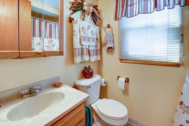 45 Coolidge Road, Amsterdam, NY 12010