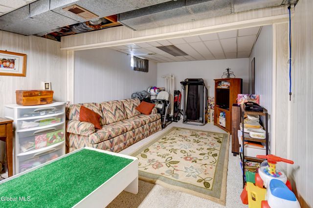 45 Coolidge Road, Amsterdam, NY 12010