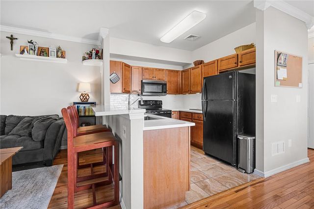 1537 Crest Park Court, Bethlehem City, PA 18015