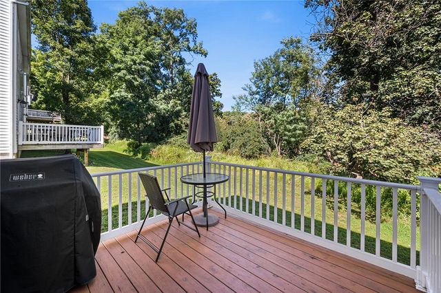 1537 Crest Park Court, Bethlehem City, PA 18015