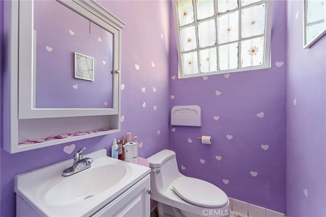 2945 Tweedy, South Gate, CA 90280