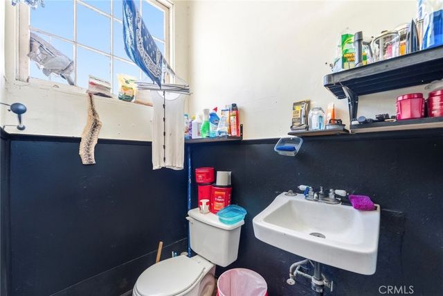 2945 Tweedy, South Gate, CA 90280