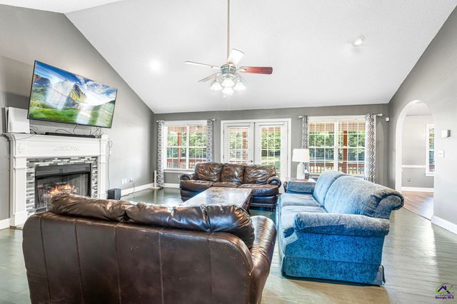 370 Twin Lakes Drive, Gray, GA 31032