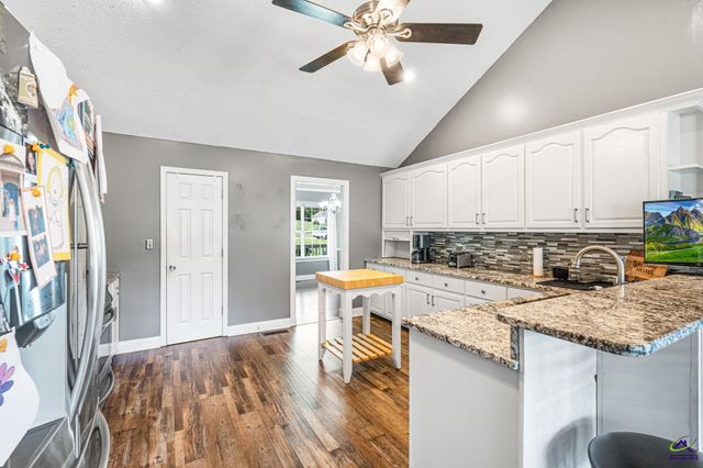 370 Twin Lakes Drive, Gray, GA 31032