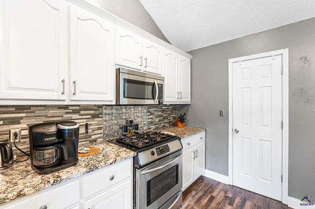 370 Twin Lakes Drive, Gray, GA 31032