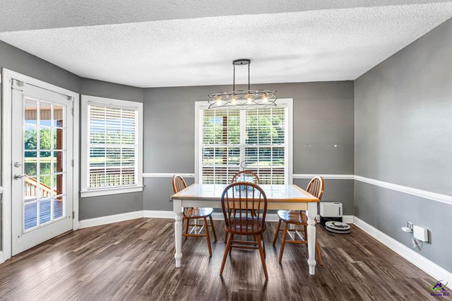 370 Twin Lakes Drive, Gray, GA 31032