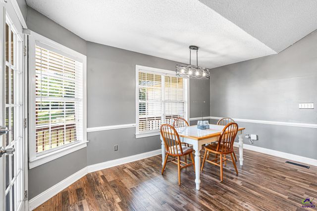 370 Twin Lakes Drive, Gray, GA 31032