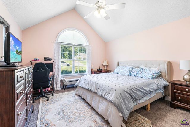 370 Twin Lakes Drive, Gray, GA 31032
