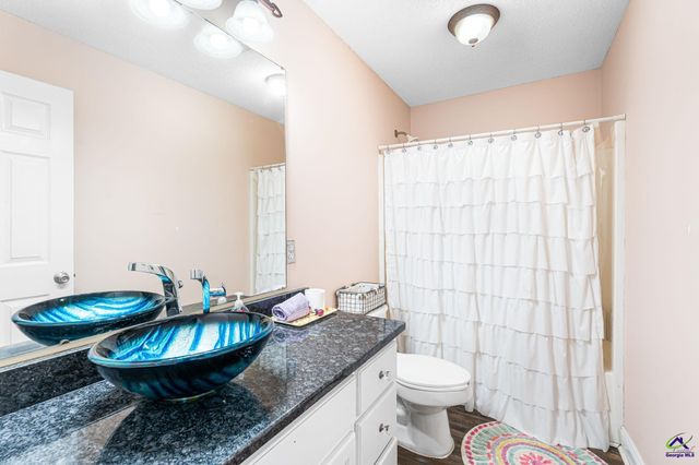370 Twin Lakes Drive, Gray, GA 31032
