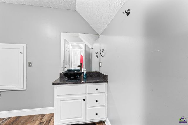 370 Twin Lakes Drive, Gray, GA 31032