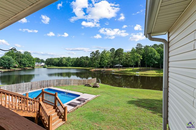 370 Twin Lakes Drive, Gray, GA 31032