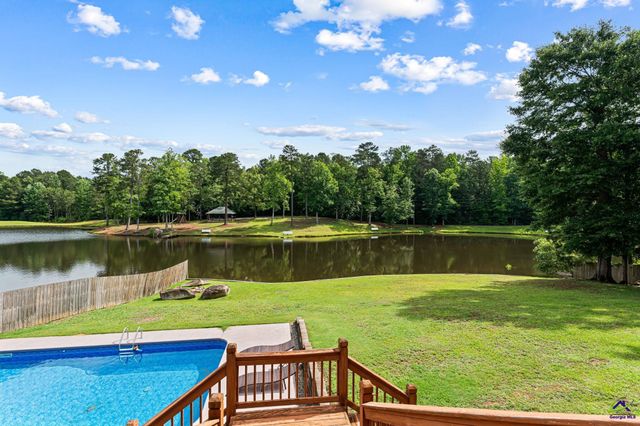 370 Twin Lakes Drive, Gray, GA 31032