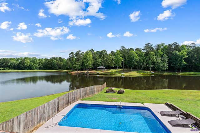 370 Twin Lakes Drive, Gray, GA 31032